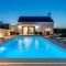 Unique Villa Pietra with heated private pool - Šestanovac