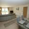 Lovely two bedroom bungalow with hot tub - Yeovil