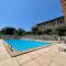 Studio avec piscine