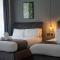 Hotel 105