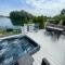 Lakeside Retreat 1 with hot tub, private fishing peg situated at Tattershall Lakes Country Park - 塔特舍尔