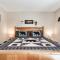 Bear Pause Retreat/Steps to Pkwy/With Indoor Pool - غاتلينبرغ