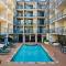 Bear Pause Retreat/Steps to Pkwy/With Indoor Pool