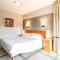 Stunning 3-bedroom apartment with mountain views - 福勒恩