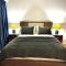 VIP DELUXE SUITE AND TOWER E11 POOL_GYM_SAUNE_WIFE