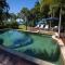 The Beach Cottage - Absolute Beachfront