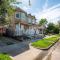 3BR HOME SLEEPS 8 DOWNTOWN Med CTR /pet/EV
