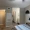 Beautiful 1-bedroom Townhome with nice amenities - Houston