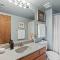 Hot tub! Sleeps 8-11Upscale Area