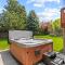 Hot tub! Sleeps 8-11Upscale Area - Spokane