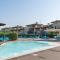 Cosy Apartment in Lido delle Nazioni with Pool