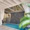 Alux House