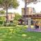 Farmhouse in Marsciano with vineyards olive groves