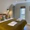 Beechnut Lodge with Hot Tub