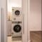 65D Modern Abnb-style 2BR Apt nr Yarra river, Free Parking