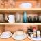 All modern Studio with private entry & parking. - براندون