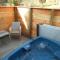 Hare Lodge with Hot Tub