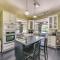 Historic Auburn House on 37 Acres with Private Lake! - أوبورن