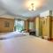Historic Auburn House on 37 Acres with Private Lake! - أوبورن