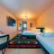 2211 · 3 Min Walk Beach Heated Pool Free Parking