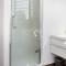 Lakeside property with spa access on a nature reserve Owls Hoot HM69