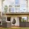 Lakeside property with spa access on a nature reserve Owls Hoot HM69