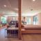 Spectacular Designer Treehouse with Mountain Views