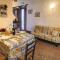 Cosy Farmhouse in Proceno with Swimming Pool