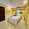 Sterling 102, off Carter Road, Bandra West by Connekt Homes