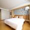 Lake 45 Hotel