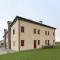 Cozy Holiday Home in Ariano nel Polesine with Swimming Pool