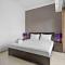 3-5 mins walk to JBR 5-7 mins to the tram - Dubaj