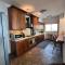 SEA VIEW AMATHUS LUXURY APT