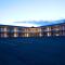 Shoreside Inn & Suites