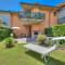La Casa Accanto With Shared Pool - Happy Rentals