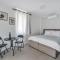 Studio apartments Yucca, 2-min to the beach and 5 to Trogir - Trogir