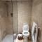 Cybils Retreat - Renovated 2 bedroom house with enclosed garden