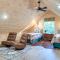 Serene Kentucky Cabin with Fireplace and Fire Pit! - 威廉斯敦
