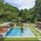 Buendía Lux Mango Suite Pool and BBQ Steps to Beach