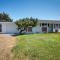 Central Bandon Retreat with Deck Less Than 1 Mi to Beach!