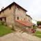 Farmhouse in Castelfranco Piandisc with Garden