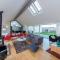 The Den, Architect Designed Barn, Beautiful Location