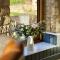 The Cow Shed - Rural Barn Conversion with Hot Tub