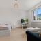 Apartment 20 minutes from city center w Netflix, Coffee or Tea & Parking
