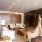 08A Stunning Rooftop Pool-360 Views of Sea & Canal