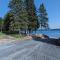 Trendy, Mid-Century Styled Yellow Cottage on Sand Beach - Commanda