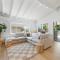 Stylish & Central Coastal Apartment