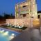 Villa in Achlades Crete with Private Pool - Akhladhés
