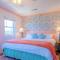 Hot Tub and Jacuzzi Suite! 100 steps from spacious beach and Jetty park! Generations Retreat Sleeps 26