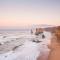 12 Apostles Accommodation Anchors Beach House with sea views - Port Campbell